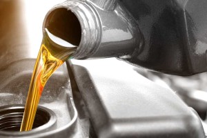 Difference between oil and fluid