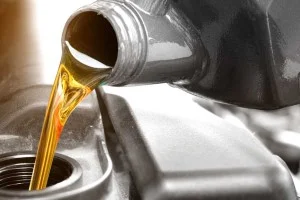 Difference between oil and fluid
