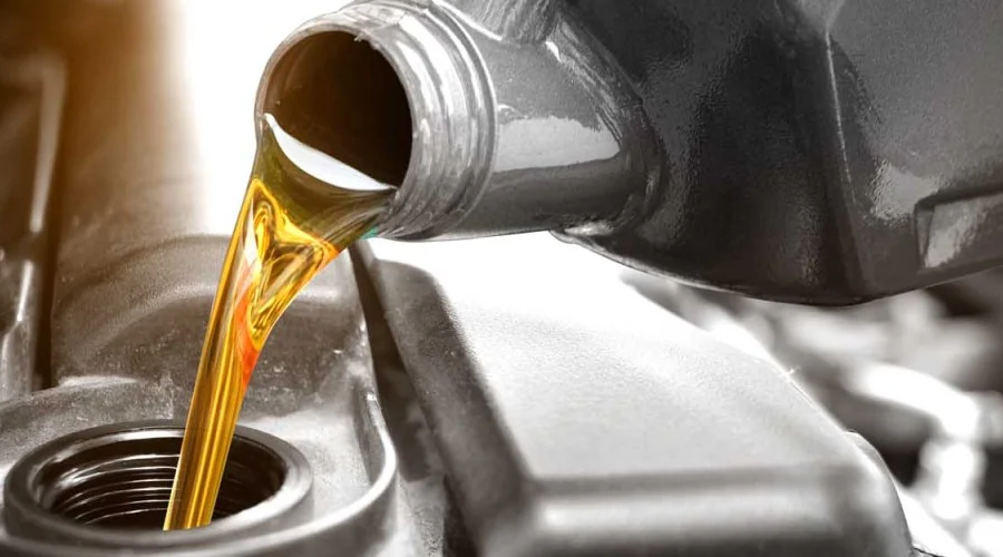Difference between oil and fluid
