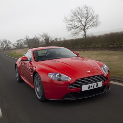 Aston Martin Vantage RWD 2005+