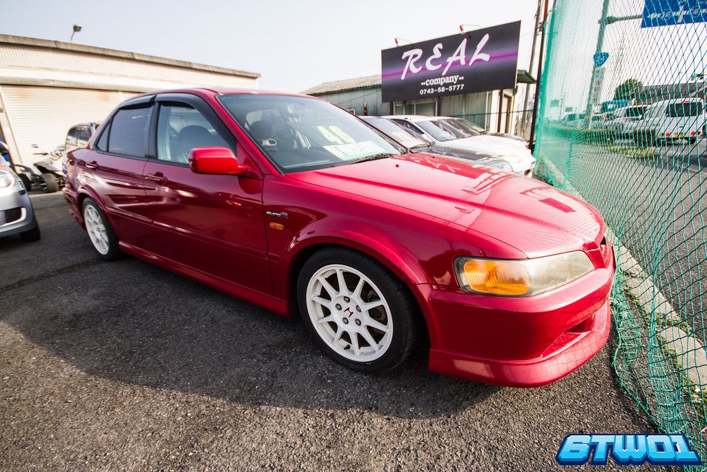 shiney red car
